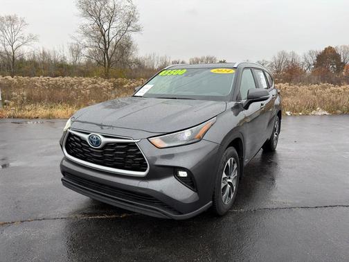 2024 Toyota Highlander Hybrid XLE