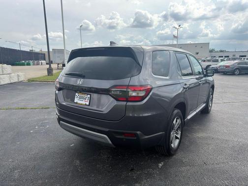 Crystal Black Pearl 2025 Honda Pilot EX-L
