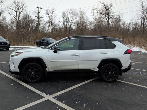 2024 Toyota RAV4 Hybrid SE