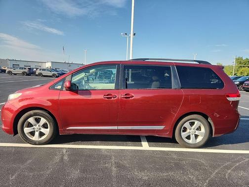 2011 Toyota Sienna LE