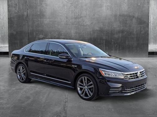 2019 Volkswagen Passat 2.0T R-Line