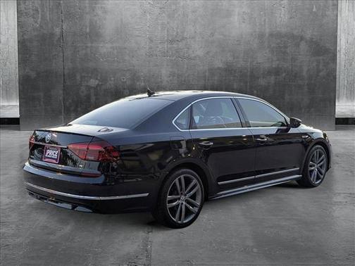 2019 Volkswagen Passat 2.0T R-Line