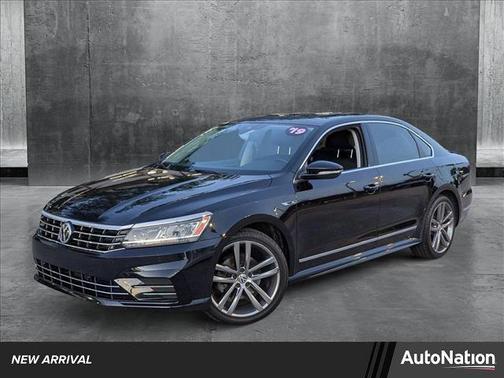 2019 Volkswagen Passat 2.0T R-Line