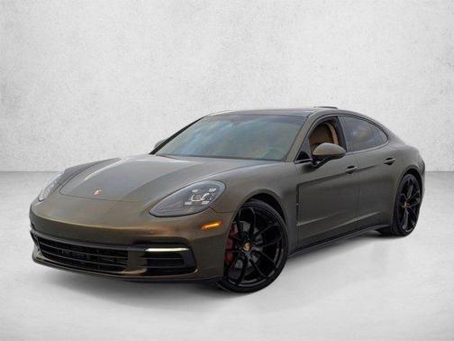 GT Silver Metallic 2018 Porsche Panamera 4