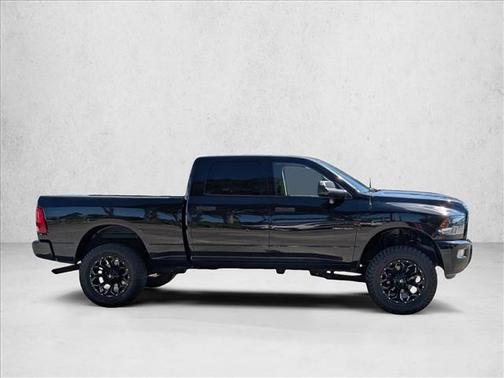 2017 RAM 2500 Big Horn Crew Cab 4x4 6'4' Box