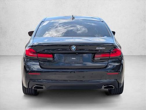 2022 BMW 530 i