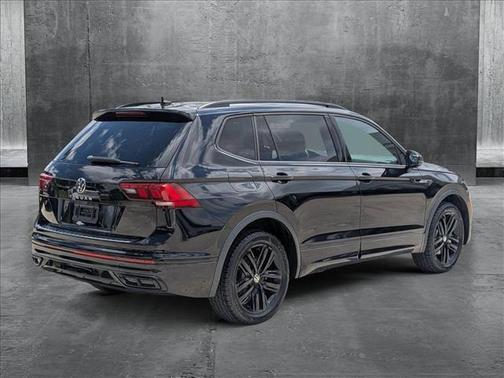 2022 Volkswagen Tiguan 2.0T SE R-Line Black