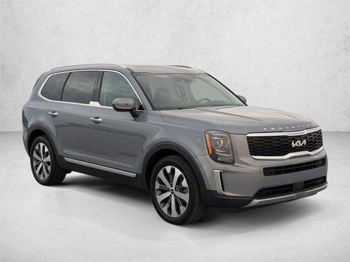 Everlasting Silver 2022 Kia Telluride S