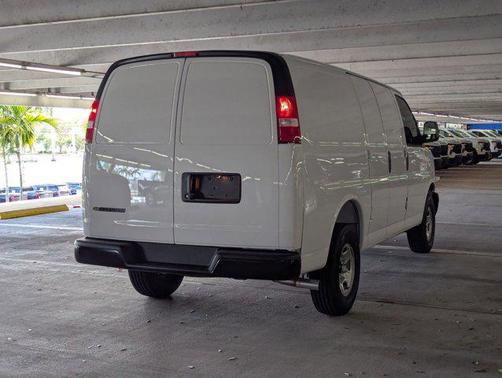 2025 Chevrolet Express 2500 RWD 2500 Regular Wheelbase WT