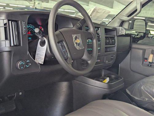 2025 Chevrolet Express 2500 RWD 2500 Regular Wheelbase WT