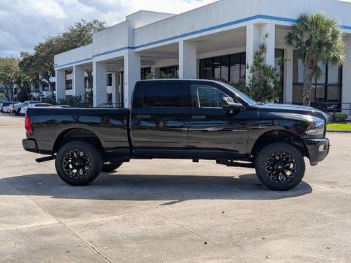 2017 RAM 2500 Big Horn Crew Cab 4x4 6'4' Box