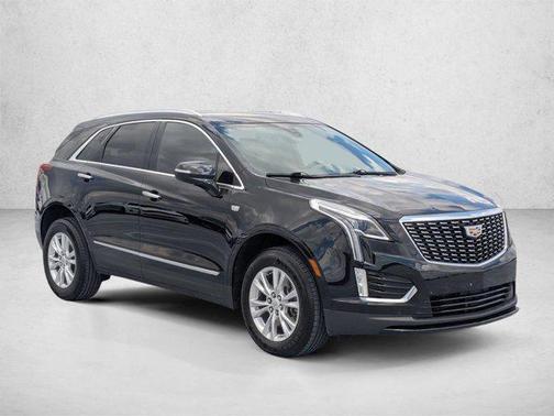 Stellar Black Metallic 2021 Cadillac XT5 Luxury