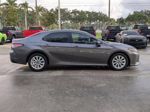 2018 Toyota Camry LE