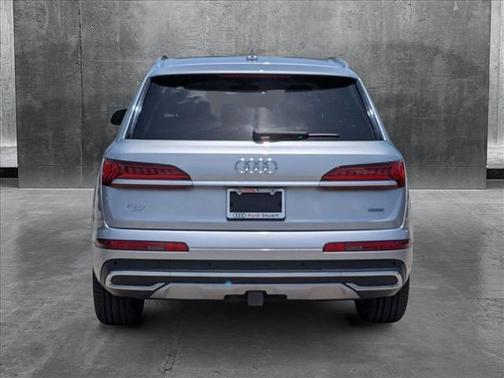 2021 Audi Q7 45 Premium Plus