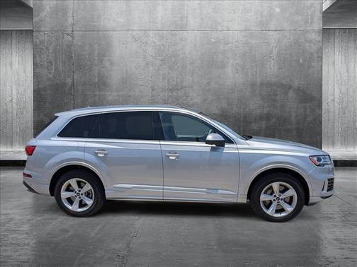 2021 Audi Q7 45 Premium Plus