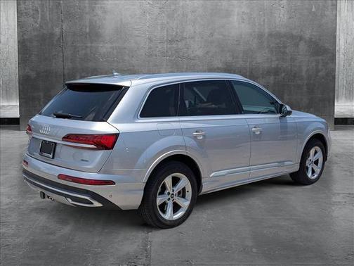 2021 Audi Q7 45 Premium Plus