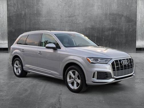2021 Audi Q7 45 Premium Plus