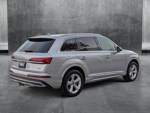 2021 Audi Q7 45 Premium Plus