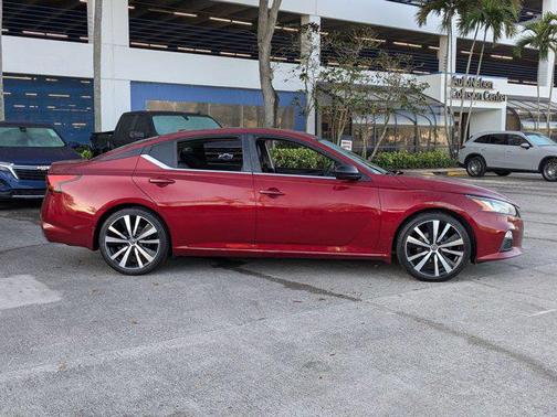 2020 Nissan Altima SR FWD