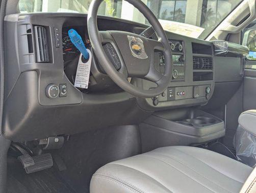 2025 Chevrolet Express 2500 RWD 2500 Regular Wheelbase WT