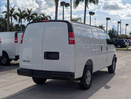 2025 Chevrolet Express 2500 RWD 2500 Regular Wheelbase WT