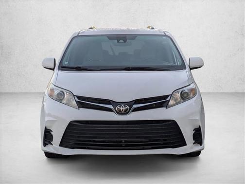 2020 Toyota Sienna LE