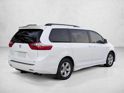 2020 Toyota Sienna LE