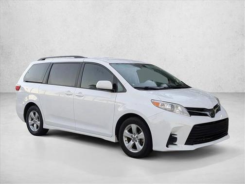 2020 Toyota Sienna LE