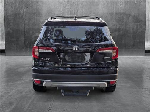 2019 Honda Pilot Touring 8-Passenger