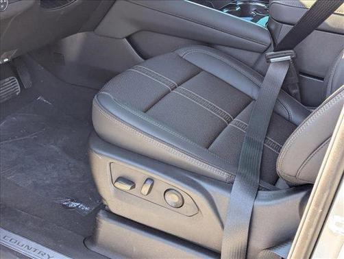 2025 Chevrolet Suburban 4WD High Country