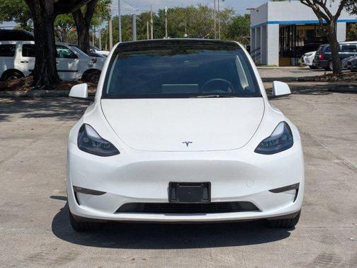 Pearl White Multi-Coat 2025 Tesla Model Y Long Range Dual Motor All-Wheel Drive