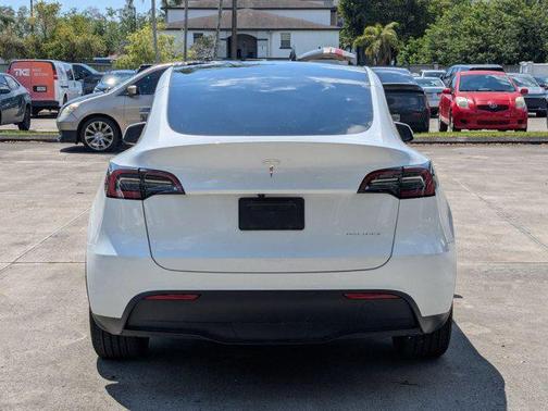 Pearl White Multi-Coat 2025 Tesla Model Y Long Range Dual Motor All-Wheel Drive