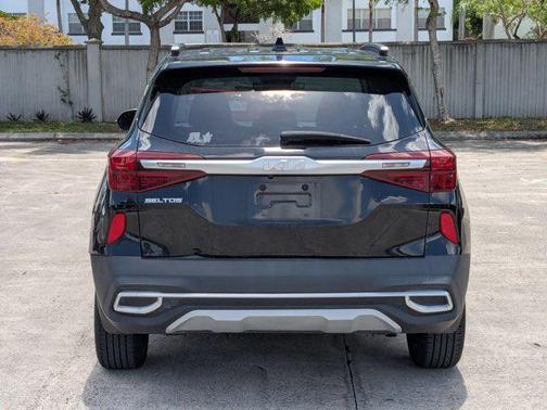 2022 Kia Seltos EX