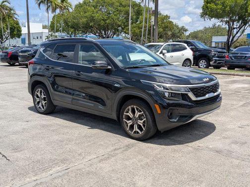 2022 Kia Seltos EX