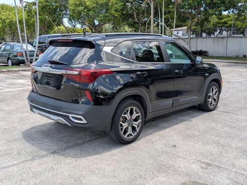 2022 Kia Seltos EX