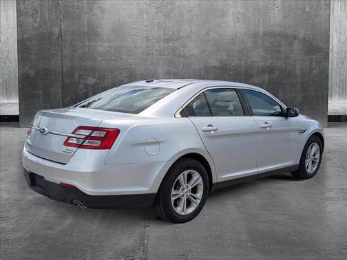 2017 Ford Taurus SEL
