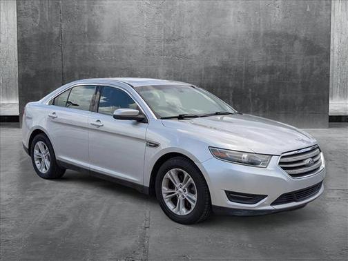 2017 Ford Taurus SEL