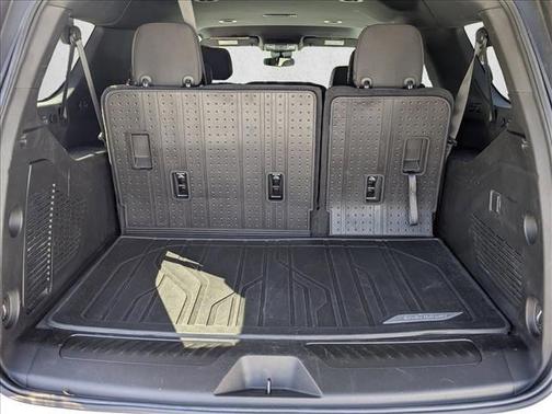 2023 Chevrolet Suburban LS