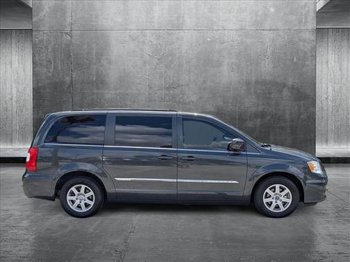 2012 Chrysler Town & Country Touring