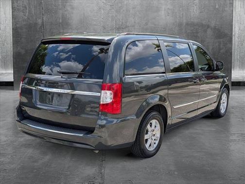 2012 Chrysler Town & Country Touring