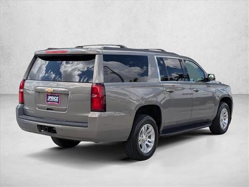 Pepperdust Metallic 2019 Chevrolet Suburban LT