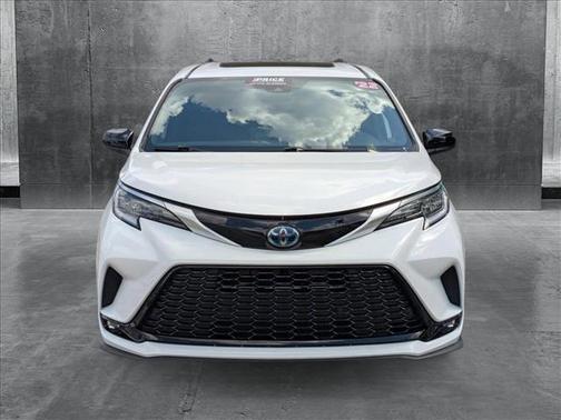 2022 Toyota Sienna XSE 7 Passenger