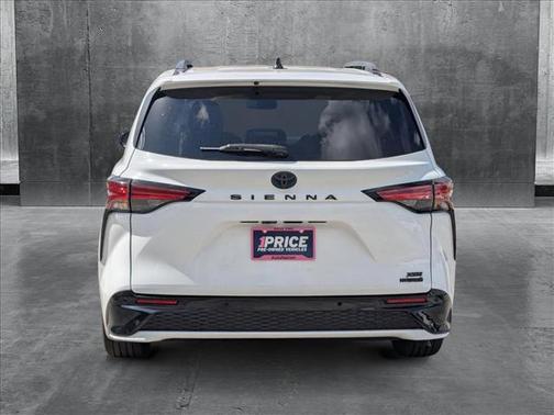 2022 Toyota Sienna XSE 7 Passenger