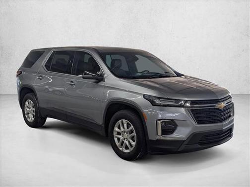 Sterling Gray Metallic 2023 Chevrolet Traverse LS