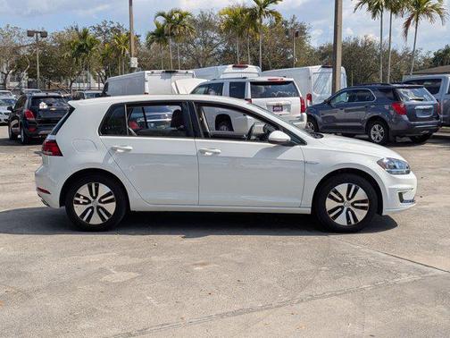 2019 Volkswagen e-Golf SE