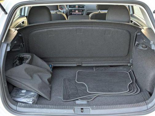 2019 Volkswagen e-Golf SE