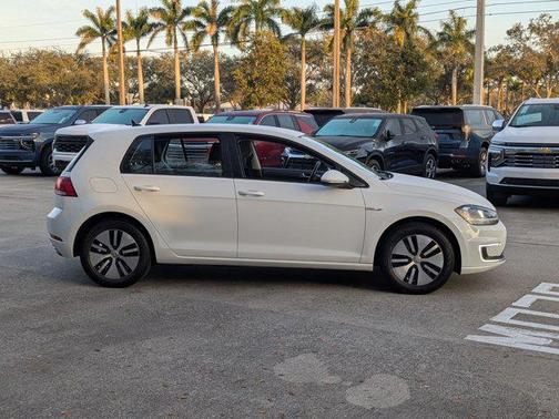 2019 Volkswagen e-Golf SE