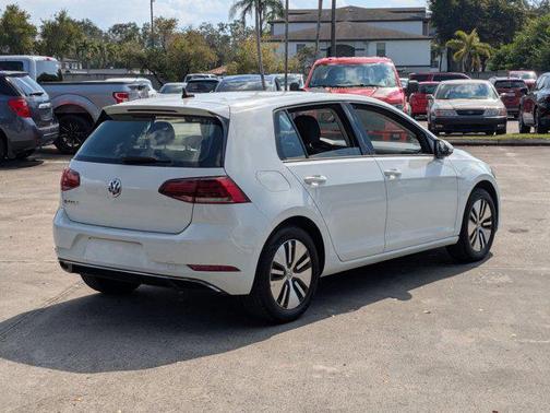2019 Volkswagen e-Golf SE
