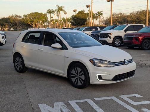 2019 Volkswagen e-Golf SE