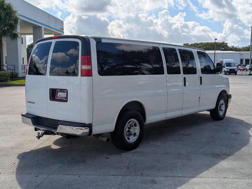 2017 Chevrolet Express 3500 LT